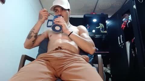 Snapshot of sammytop22 chatting on October 8, 11:20 pm sammy model independiente online show from October 8, 11:20 pm