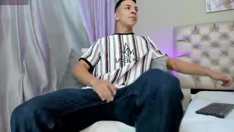 Samuel online show from February 22, 10:04 pm