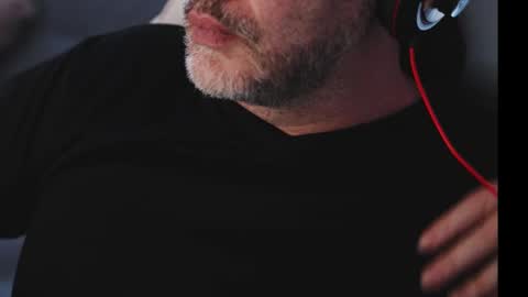 Sanders online show from February 27, 3:03 am