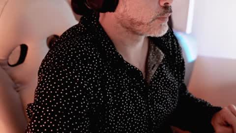 Sanders online show from January 19, 2:04 am