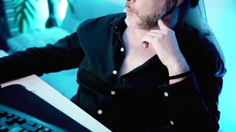 Sanders online show from February 2, 3:43 am