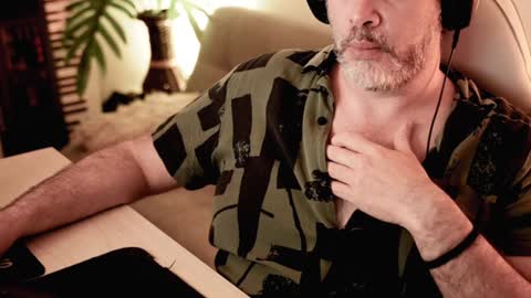 Sanders online show from January 28, 4:39 am