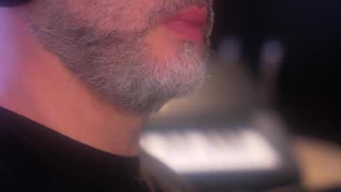 Sanders online show from October 2, 1:20 am