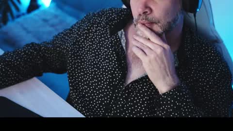 Sanders online show from February 19, 11:57 pm