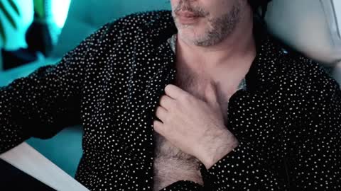 Sanders online show from February 5, 3:34 am