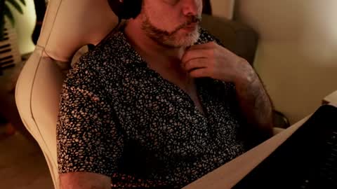 Sanders online show from December 22, 10:25 pm