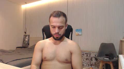 DeAlex online show from November 8, 9:45 am