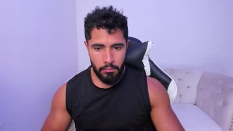 santiago_huntt online show from February 13, 8:47 pm