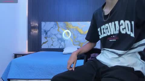 santiago_russo18 online show from March 3, 7:21 pm