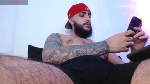 Santiago Hincapiie online show from April 16, 12:43 am