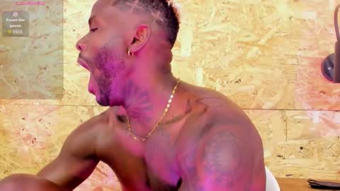  Santi online show from November 4, 10:00 pm