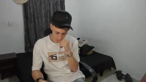 Julius Novachrono  online show from April 10, 12:39 am