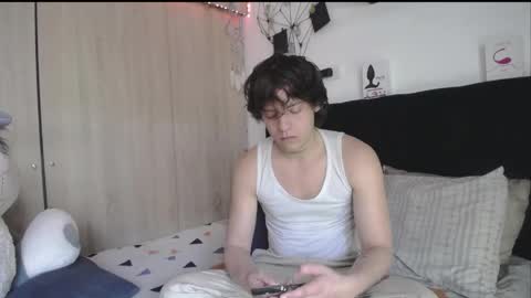 Santii online show from April 18, 2:40 pm