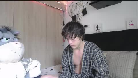 Santii online show from April 16, 1:22 pm