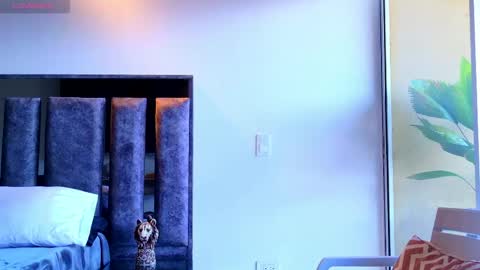 Santiago Seans online show from April 18, 7:07 pm