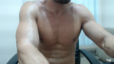 saradorj92 online show from February 9, 8:11 am