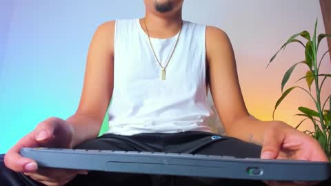     online show from November 11, 7:57 am