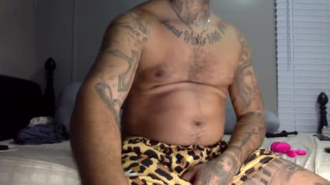 Snapshot of savagebullxxx chatting on January 6, 3:09 am savagebullxxx online show from January 6, 3:09 am
