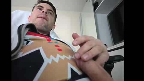 Snapshot of schosch01 chatting on December 13, 1:44 pm schosch01 online show from December 13, 1:44 pm