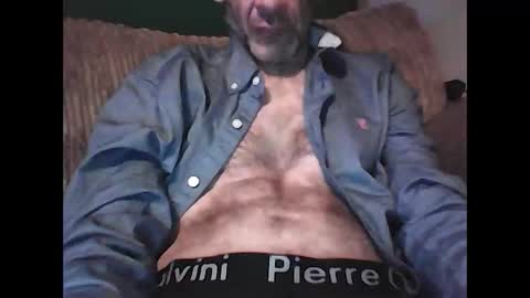Snapshot of scots_repeater chatting on December 19, 1:18 am scots_repeater online show from December 19, 1:18 am