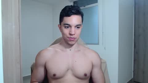 Snapshot of scott_brasher1 chatting on January 21, 10:19 pm Twitter Scott brasher1 Instagram Camiloestuardo2 online show from January 21, 10:19 pm