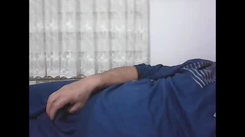 Snapshot of screw2 chatting on December 17, 7:15 pm Evren online show from December 17, 7:15 pm