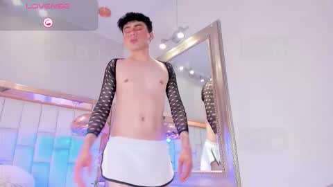 sebas_collins_ online show from February 21, 10:11 pm