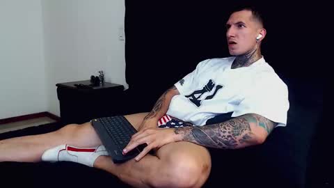 Snapshot of sebastian_muss chatting on October 6, 10:25 pm Sebastian online show from October 6, 10:25 pm