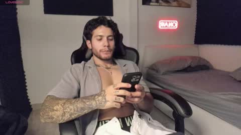 Lucian Sinclair online show from December 21, 3:36 am