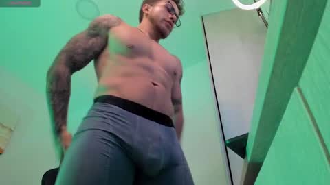 Lucian Sinclair online show from February 22, 2:39 am