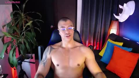 Snapshot of seddy_ chatting on February 24, 10:37 am sed online show from February 24, 10:37 am