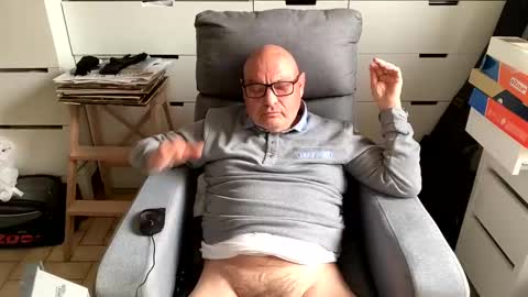 serge8413 online show from February 10, 10:20 am