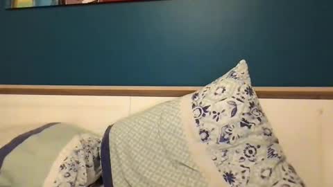 Snapshot of sesamechris92 chatting on December 9, 11:58 am sesamechris92 online show from December 9, 11:58 am