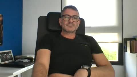 Snapshot of sesamechris92 chatting on October 7, 4:22 pm sesamechris92 online show from October 7, 4:22 pm