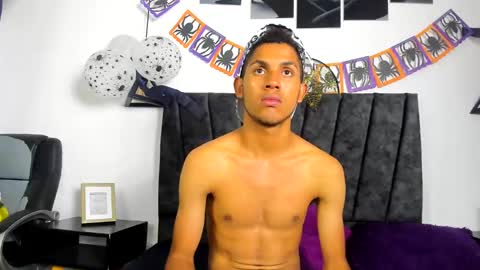 Snapshot of sexy_latin_cum chatting on October 20, 12:14 am sexy_latin_cum online show from October 20, 12:14 am