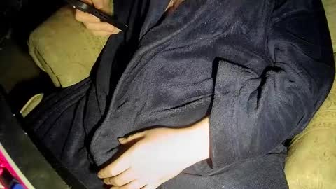 no face online show from March 8, 9:02 am