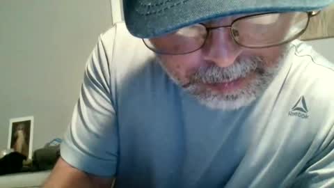 shakeyman889 online show from December 10, 7:22 pm