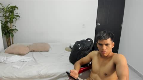 shark_boy21 online show from March 4, 3:35 am