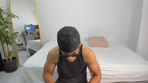 shark_boy21 online show from February 6, 1:46 am