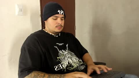 Snapshot of sharkmerlin chatting on January 14, 2:32 pm jhon deibyd online show from January 14, 2:32 pm