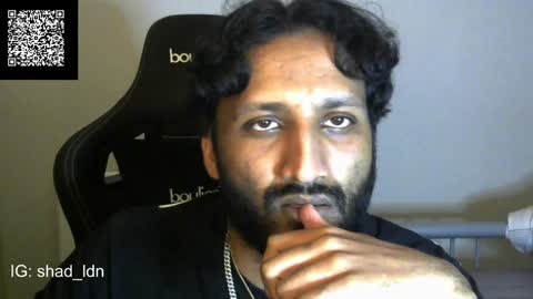 Snapshot of shdrz224 chatting on December 5, 11:18 pm Shad online show from December 5, 11:18 pm