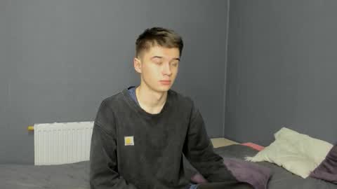 Max online show from November 16, 9:28 pm