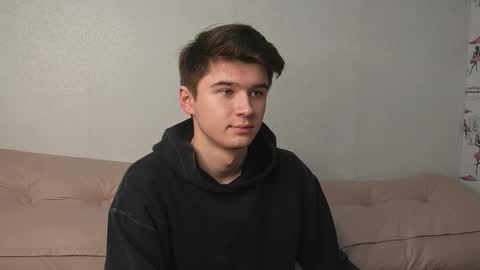 Max online show from October 19, 8:34 pm