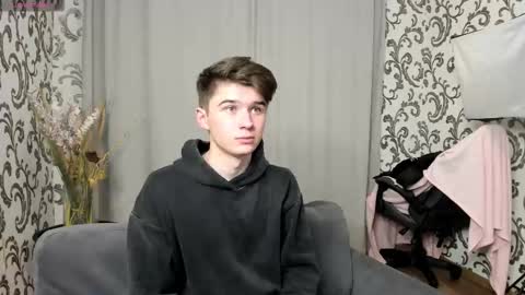 Max online show from September 26, 4:48 pm