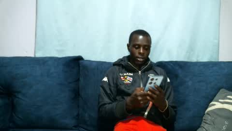 Snapshot of shikwekwe chatting on February 12, 12:27 am Collorewamadeals online show from February 12, 12:27 am