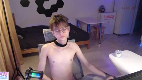 shiromy_ online show from November 29, 6:54 pm