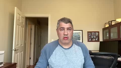 Chicago Guy online show from December 2, 8:20 pm