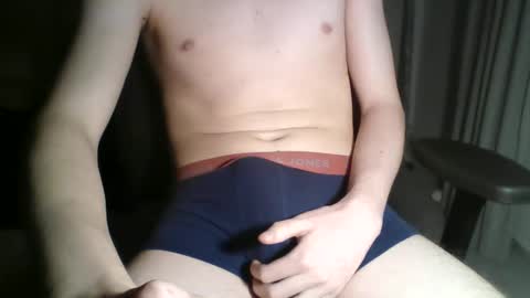 shyguy_2005 online show from March 12, 7:54 pm