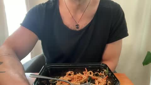 sie273 online show from December 13, 8:15 pm