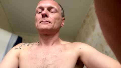 R online show from March 25, 10:52 am